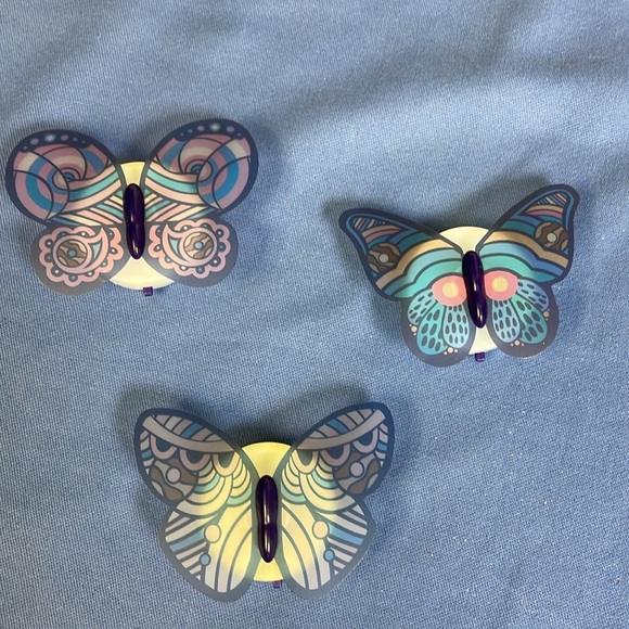 Girl Scouts Butterfly - Plushie, Bracelets, Water bottle, Lights, Zip Bag - Picture 9 of 11